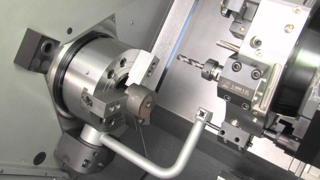 راهنمای جامع تراش CNC: افزایش کارایی و دقت در صنایع مدرن