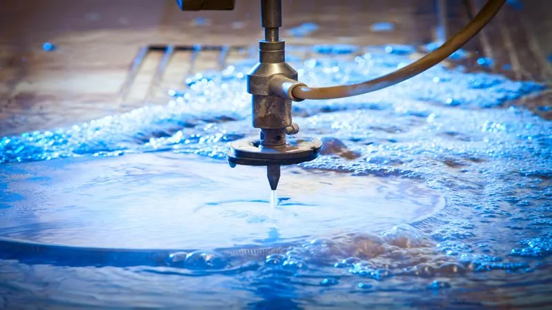 تفاوت برش قطعات فلزی با واترجت و دستگاه cnc